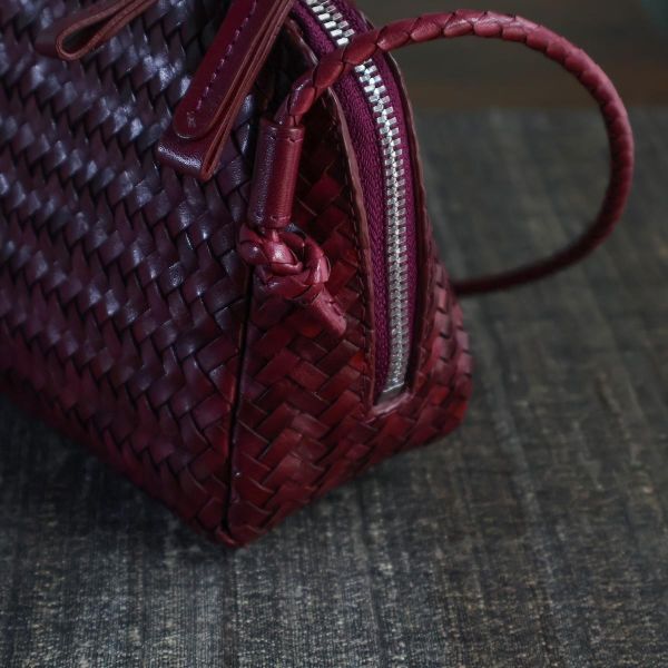 【Allan K】Wesley Mini 皮革編織包（酒紅色） 皮包,皮革,皮革編織,牛皮,肩背包,手工皮革編織,手工,包包
