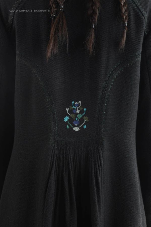 【Maku Textile】ANNIKA毛料大衣 手織,手紡紗,洋裝,蠶絲,植物染,草木染