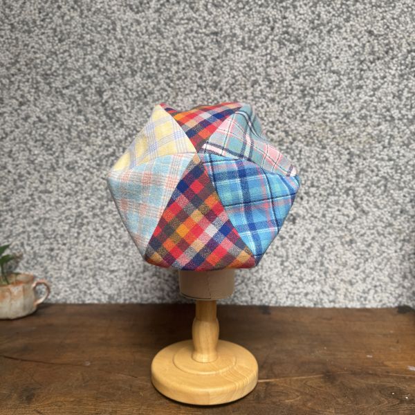 【Studio Phronesis】報童帽＿紅格紋拼接流蘇 