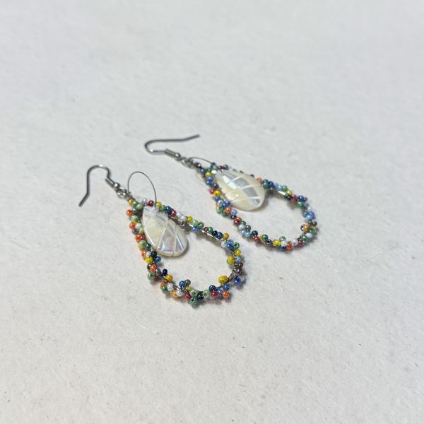 【藍珊瑚】捷克玻璃鐘螺耳環 捷克玻璃,鐘螺,耳環,海洋廢物,魚骨,骨頭,藍珊瑚,珊瑚,不鏽鋼