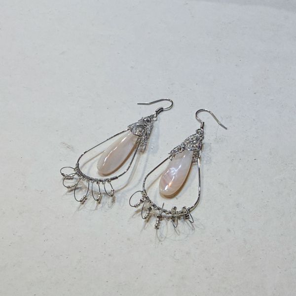 【藍珊瑚】長水滴形文蛤耳環 長水滴形文蛤,耳環,海洋廢物,魚骨,骨頭,藍珊瑚,珊瑚,不鏽鋼