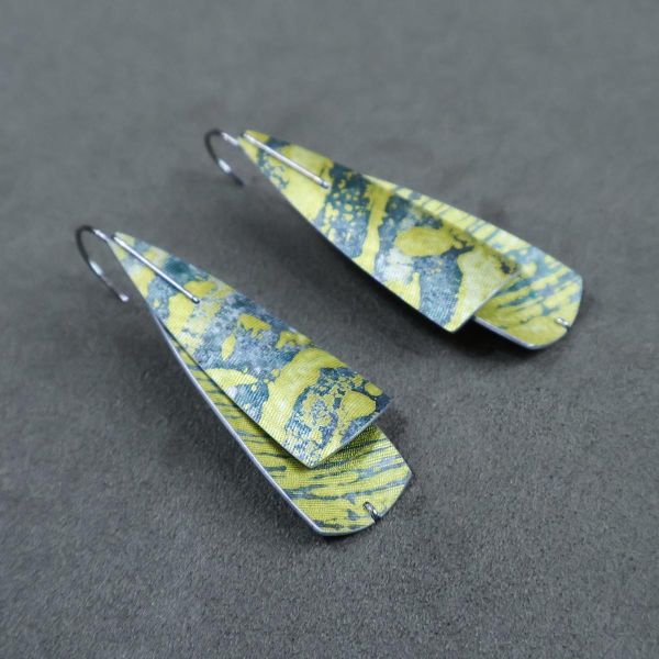 【江枚芳 Meifang Chiang Metal Arts】折葉耳針式耳環 Folded Leaves 耳環,耳勾,鋁,陽極處裡