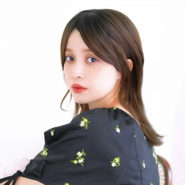半頂式假髮 抗菌防臭加工｜中短髮型遮白補髮｜頭圍可調 髮質自然逼真｜深棕色 日本進口 遮白髮片,日本遮白髮,抗菌假髮片,防臭髮片,大面積遮白髮,可調整假髮片,不拉扯髮扣,舒適髮片,白髮遮蓋神器,固定扣髮片