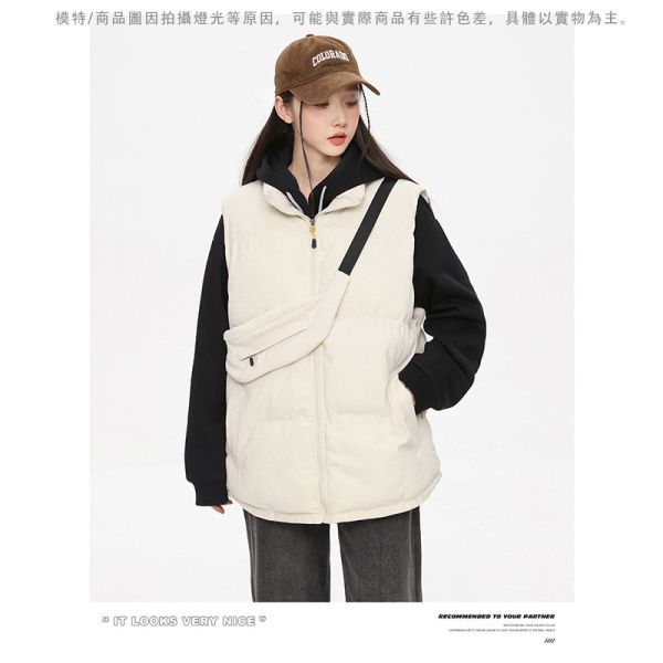 現貨【杏色M】情侶款 燈心絨 附贈背包 鋪棉保暖 抗寒 背心外套 保暖,情侶款,馬甲,防風,抗寒,背心,叫阿潮,背心外套,燈心絨,燈芯絨,男生背心,女生背心,鋪棉