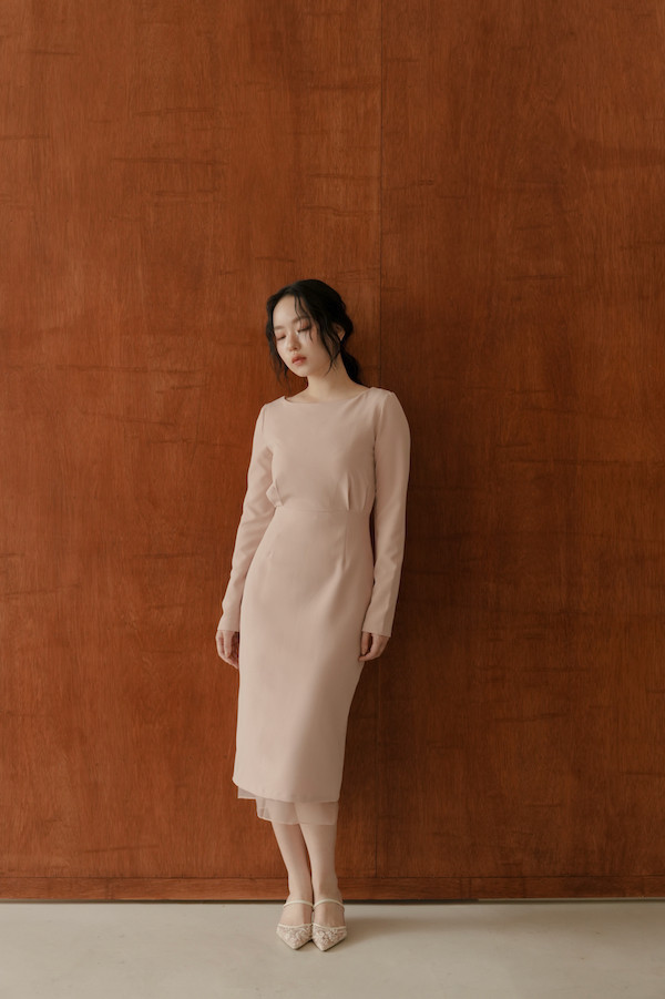 下襬透紗船型領小洋裝(裸粉) 