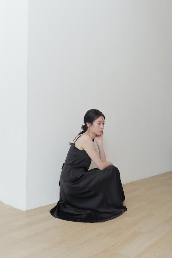 法式蕾絲緞面連身裙(黑) 