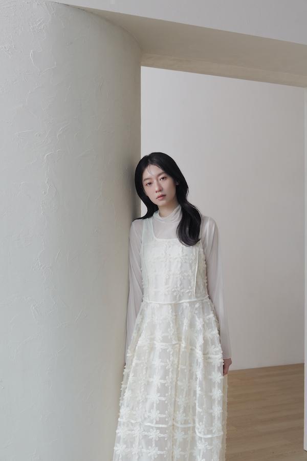 快閃-法式立體花朵紗剪裁洋裝(米白) 