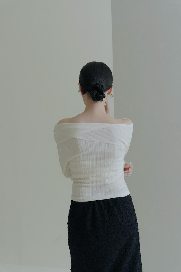 不規則卡肩坑條紋上衣(白) 