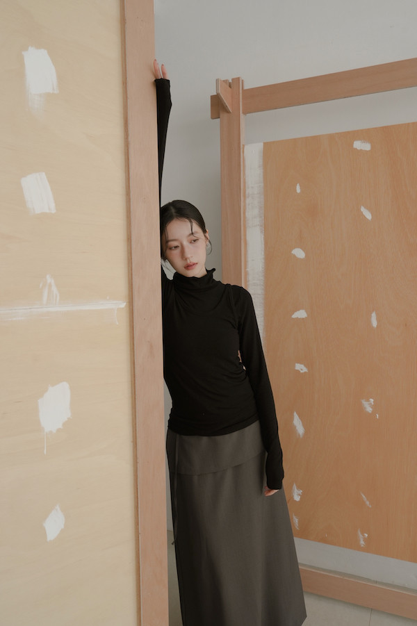 後領開衩附背心上衣(黑) 