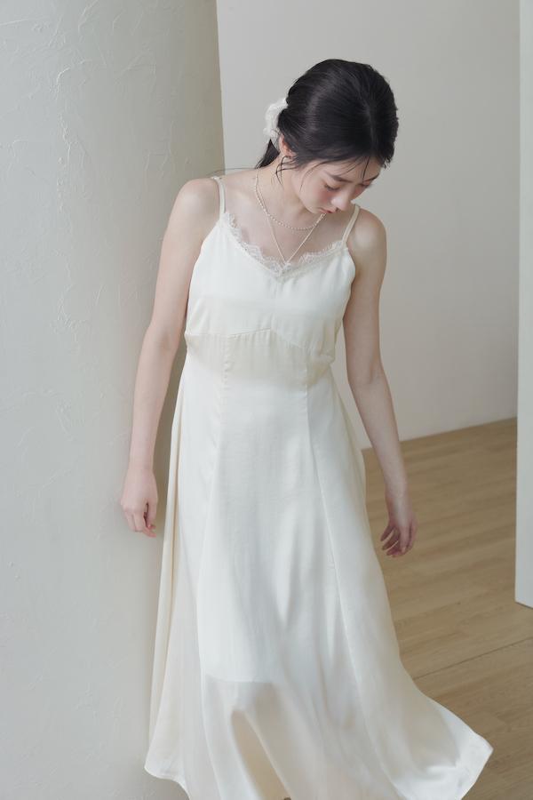 快閃-法式蕾絲緞面連身裙(米白) 