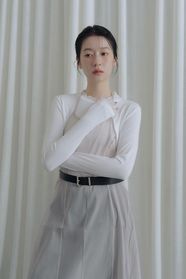 木耳薄紗滾邊天絲上衣(白) 