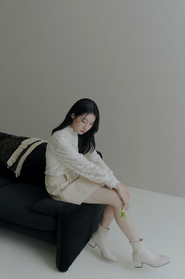 法式蕾絲花朵袖上衣(白) 