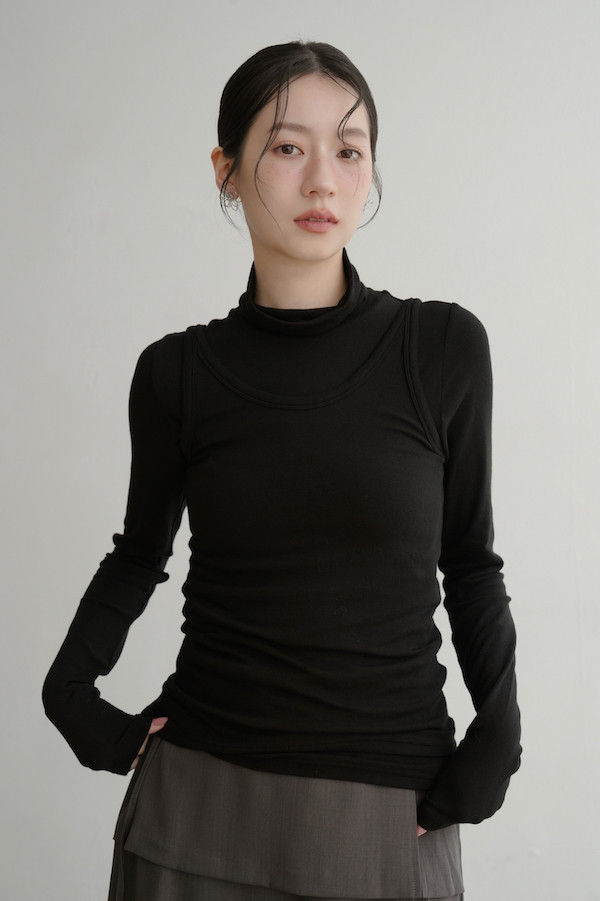 後領開衩附背心上衣(黑) 