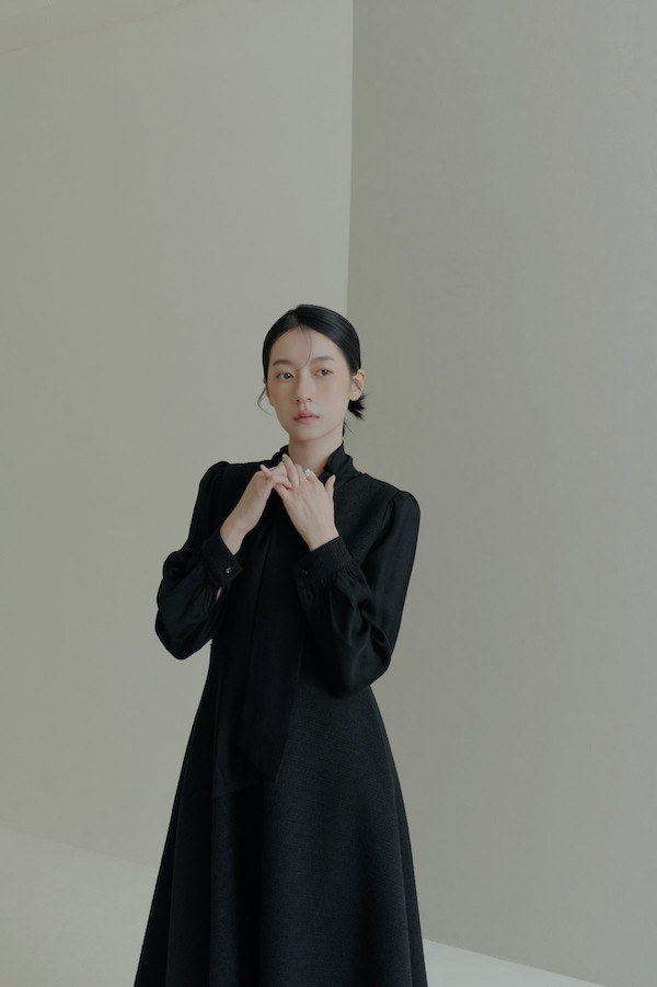 領巾綁帶小香風長洋裝(黑) 