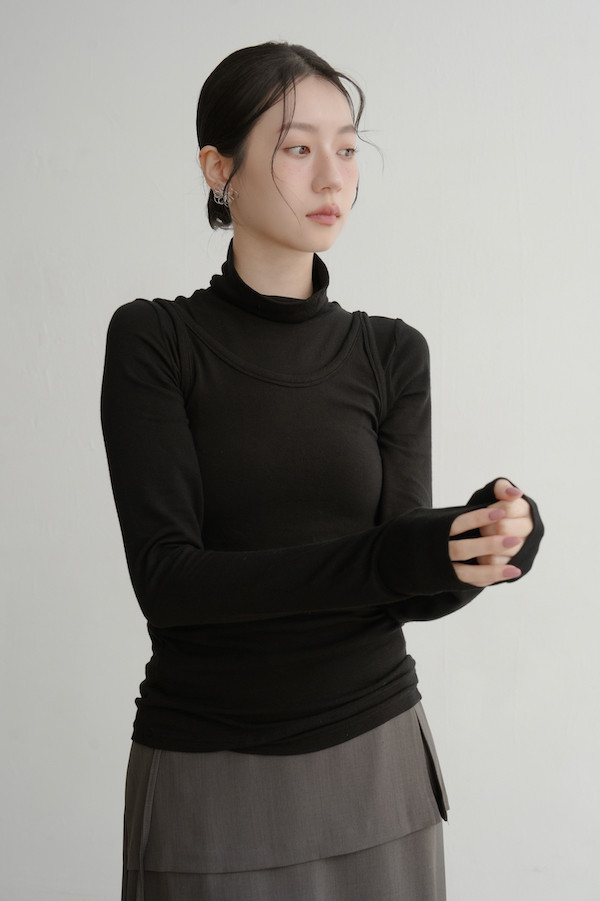 後領開衩附背心上衣(黑) 