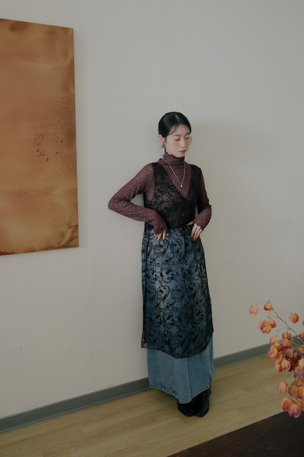 V領刺繡蕾絲背心裙(黑) 