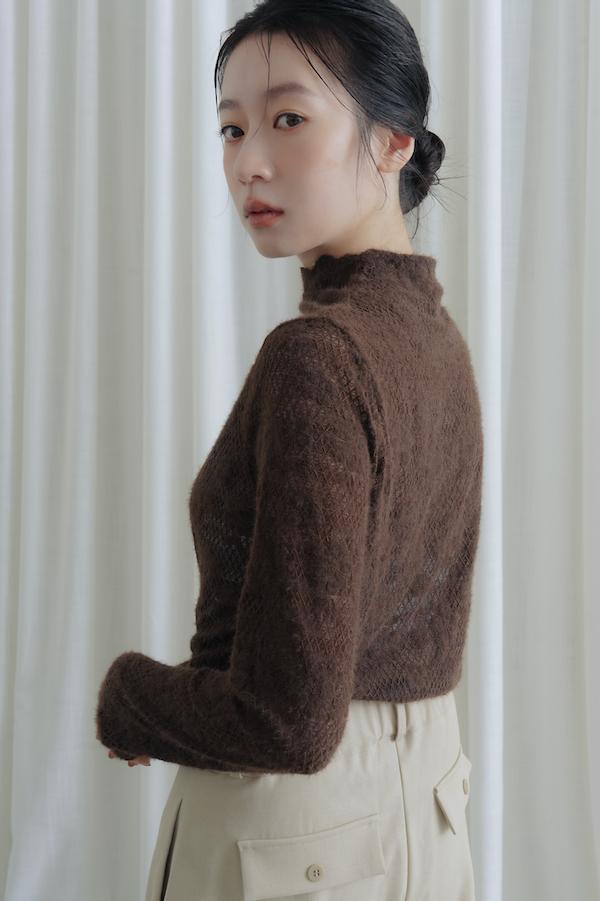 包領花朵蕾絲上衣(深咖) 