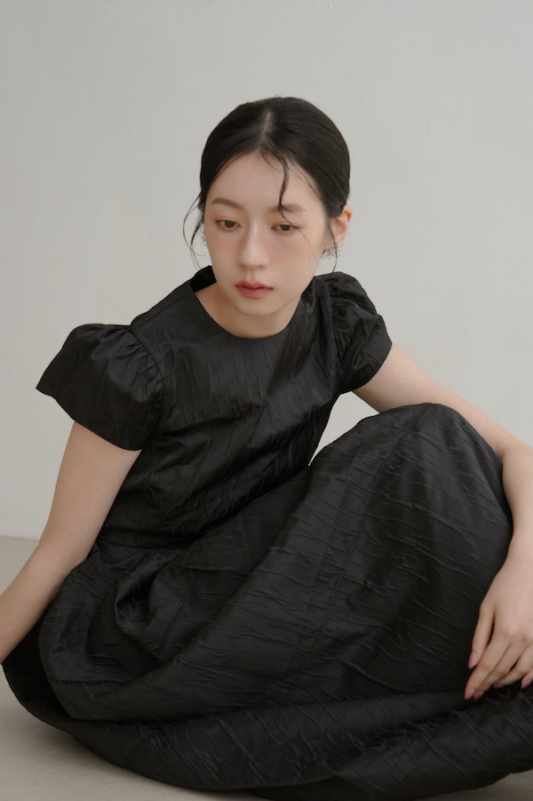 水波紋理立體剪裁洋裝(黑) 
