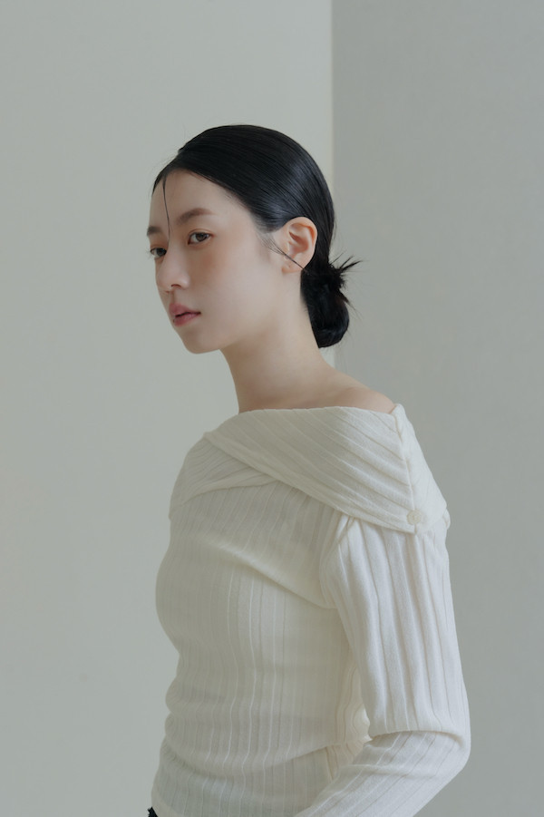 不規則卡肩坑條紋上衣(白) 