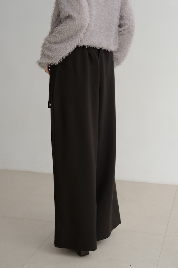 兩側釘釦設計長褲(黑) 