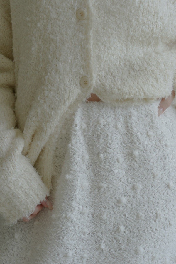 立體球球毛絨感長裙(白) 