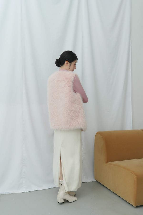 毛絨感Ｖ領光澤背心+上衣(粉) 