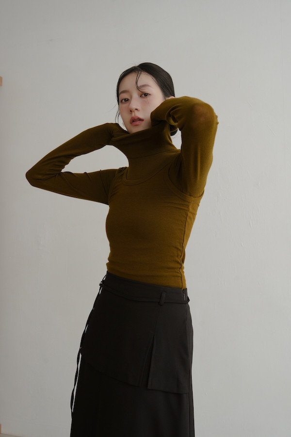 後領開衩附背心上衣(橄欖綠) 