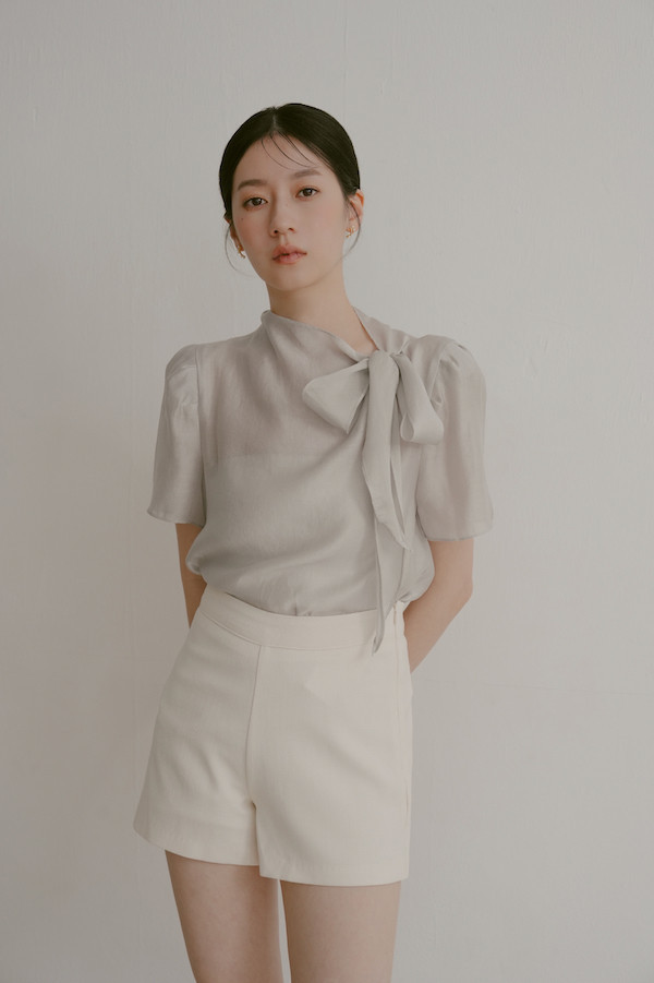 【SALE】側邊綁帶微透肌上衣(淺灰) 