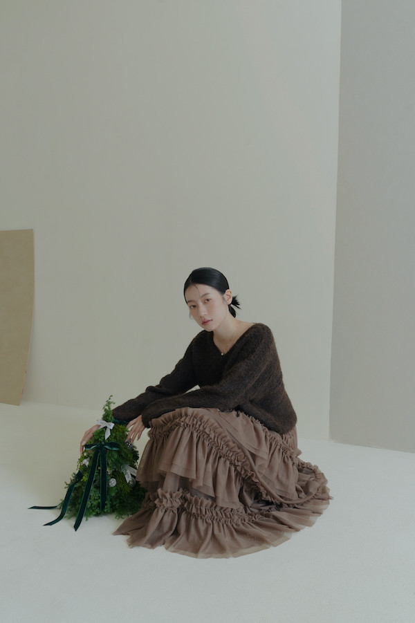 簡約Ｖ領針織落肩上衣(深咖) 