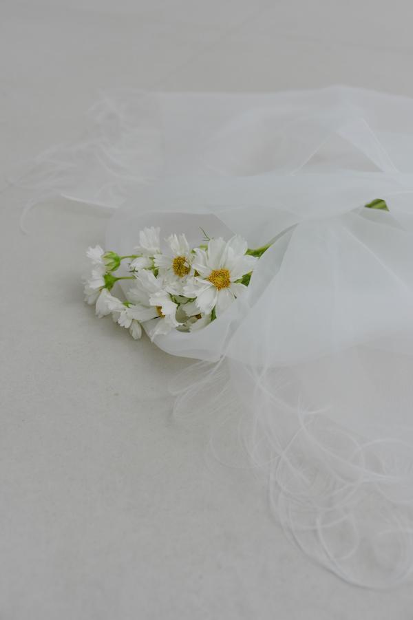 歐根紗毛邊鬚鬚絲巾(白) 