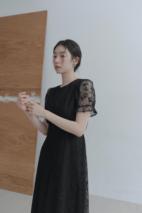 春日小花刺繡長洋裝(黑) 