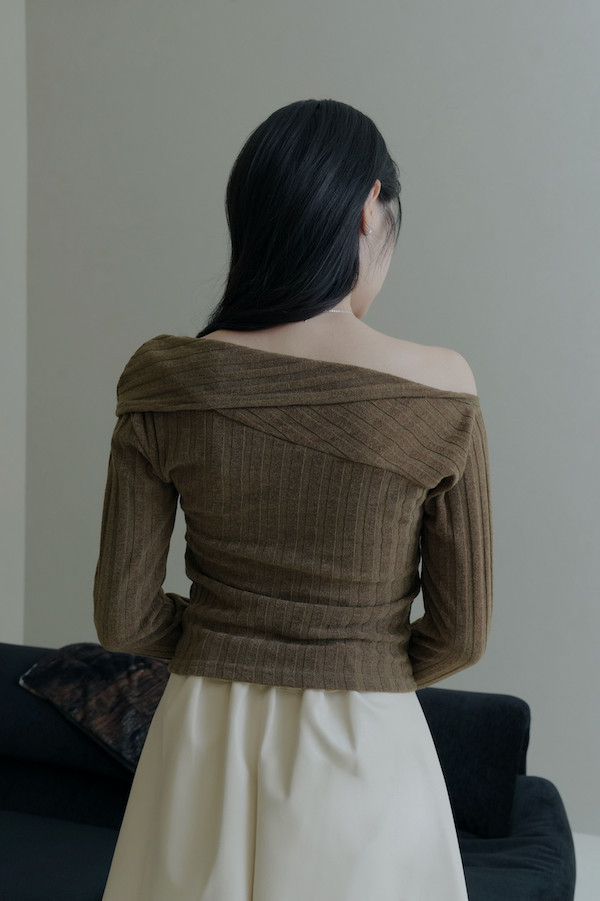 不規則卡肩坑條紋上衣(棕) 