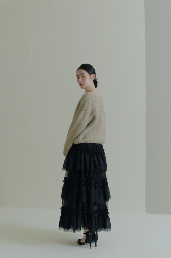 簡約Ｖ領針織落肩上衣(淺卡其) 