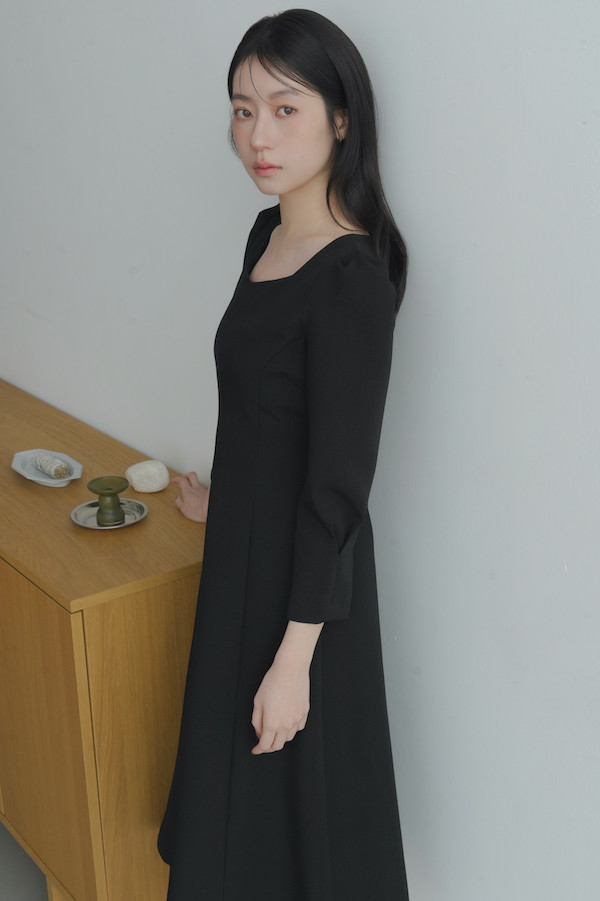 七分袖剪裁設計長洋裝(黑) 