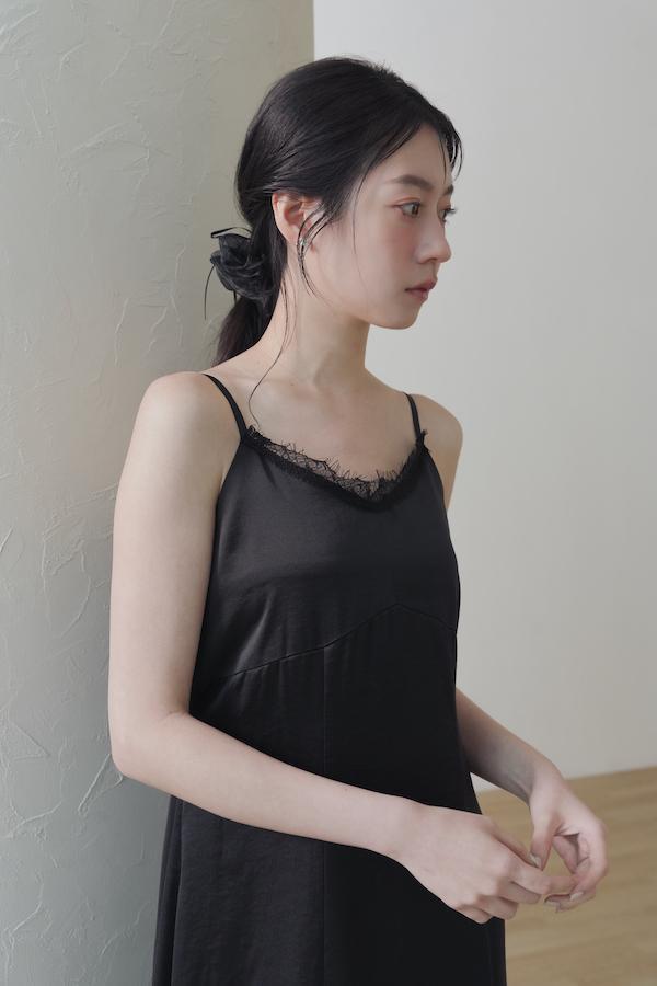 法式蕾絲緞面連身裙(黑) 