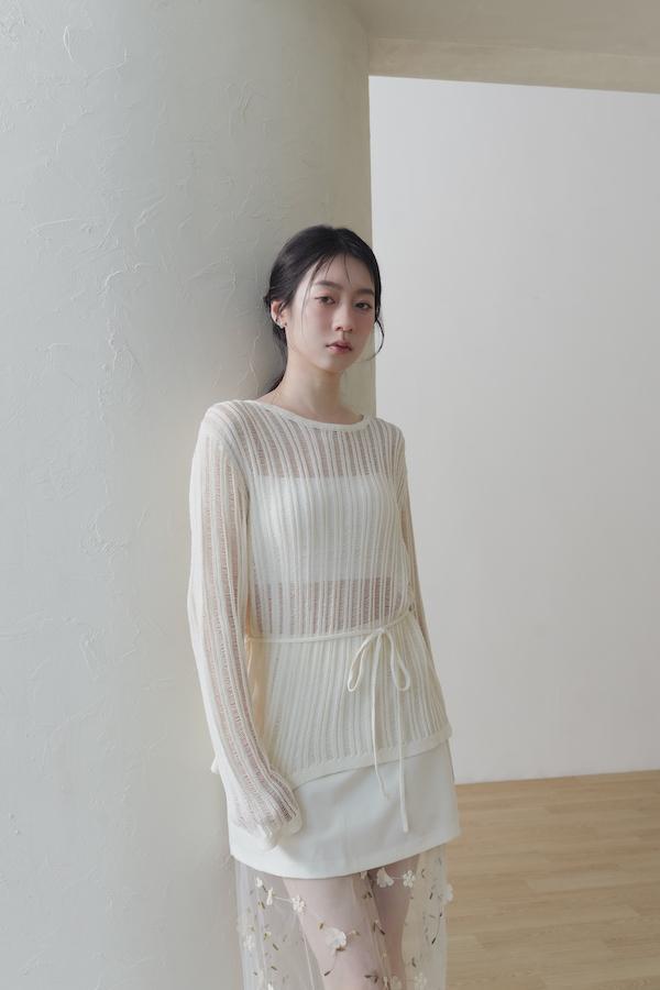 直條紋洞洞針織上衣(白) 