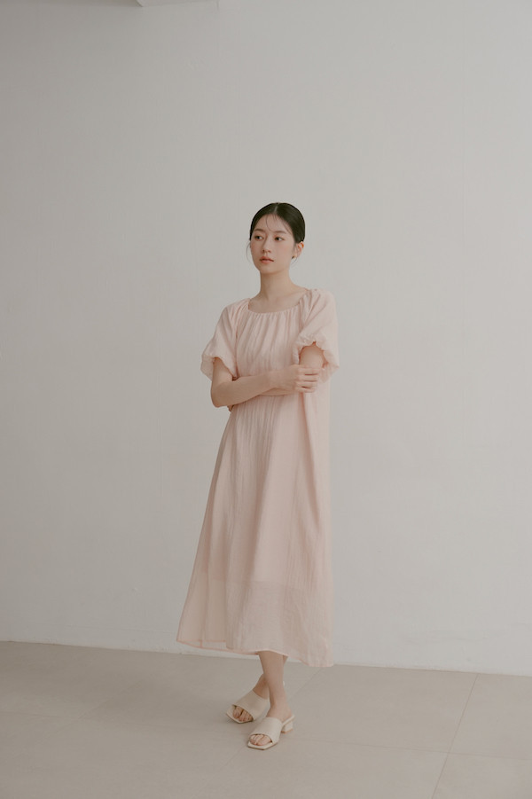 泡泡袖後背綁帶長洋(粉) 