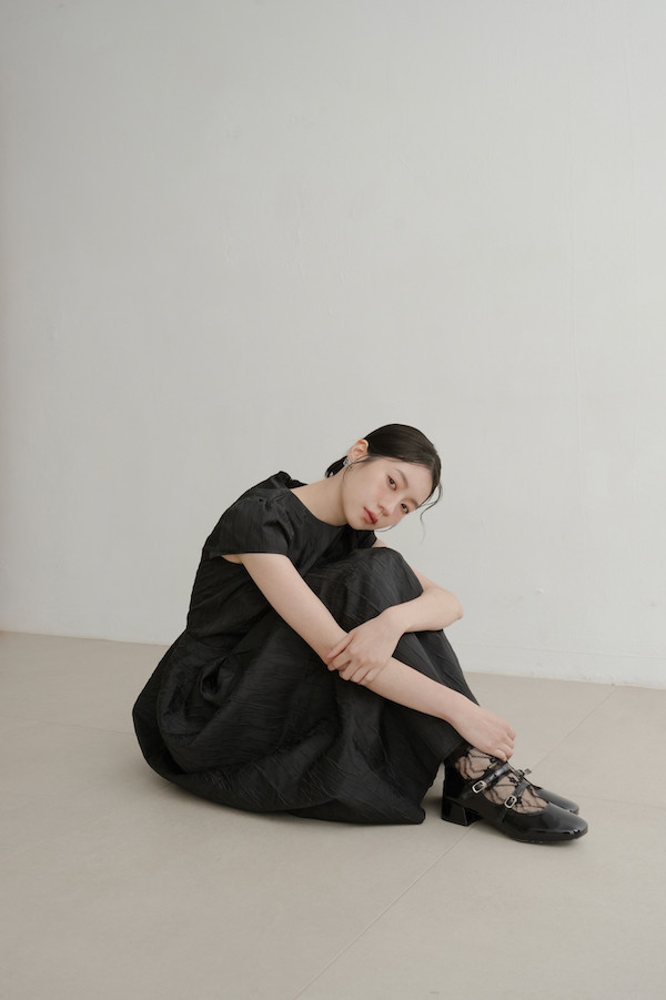 水波紋理立體剪裁洋裝(黑) 