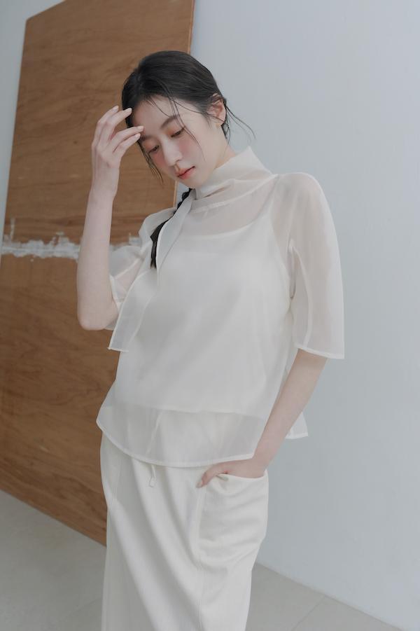 透肌彎弧袖韓系上衣(白) 