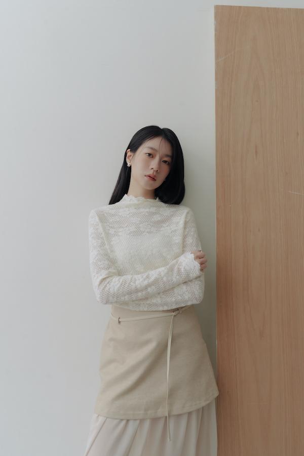 包領花朵蕾絲上衣(白) 