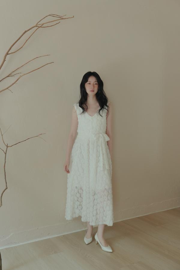 立體花朵蕾絲Ｖ領輕婚紗(白) 