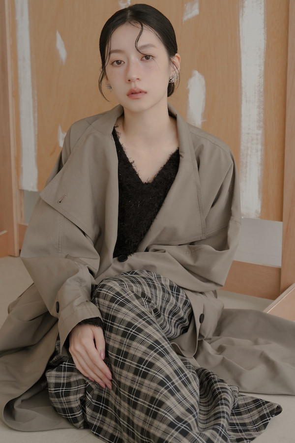 大翻領後腰縮織風衣外套(卡其) 