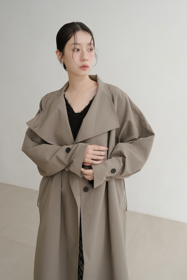 大翻領後腰縮織風衣外套(卡其) 