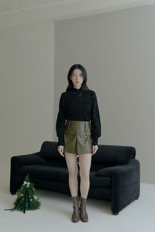 法式蕾絲花朵袖上衣(黑) 