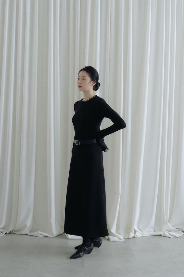 木耳薄紗滾邊天絲上衣(黑) 