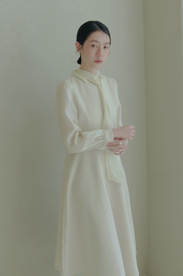 領巾綁帶小香風長洋裝(米白) 