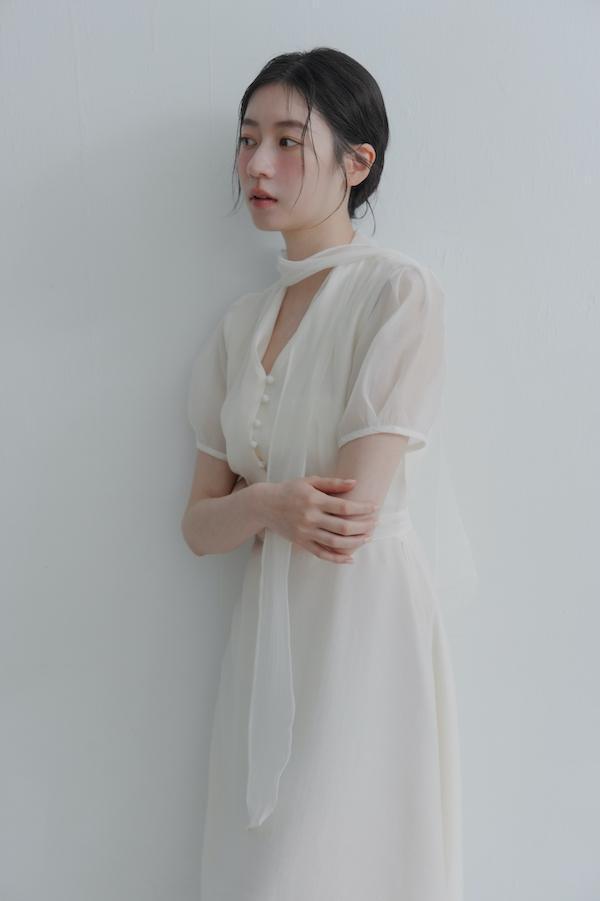 領巾小包袖天絲洋裝(米白) 