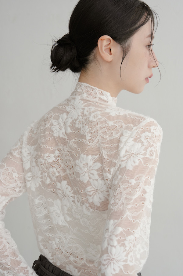 細緻花朵蕾絲打底衣(白) 