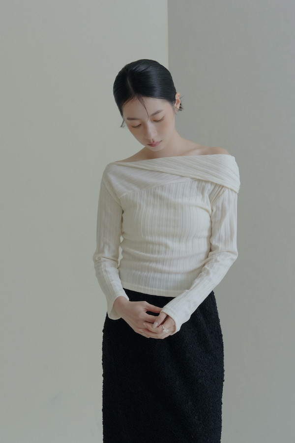 不規則卡肩坑條紋上衣(白) 