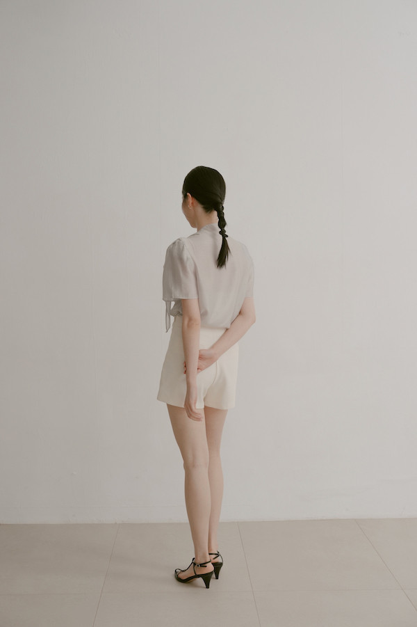 【SALE】側邊綁帶微透肌上衣(淺灰) 
